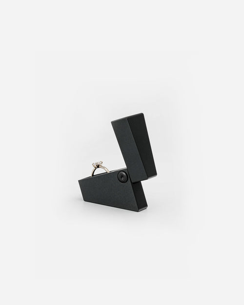 THE RING BOX ALL BLACK