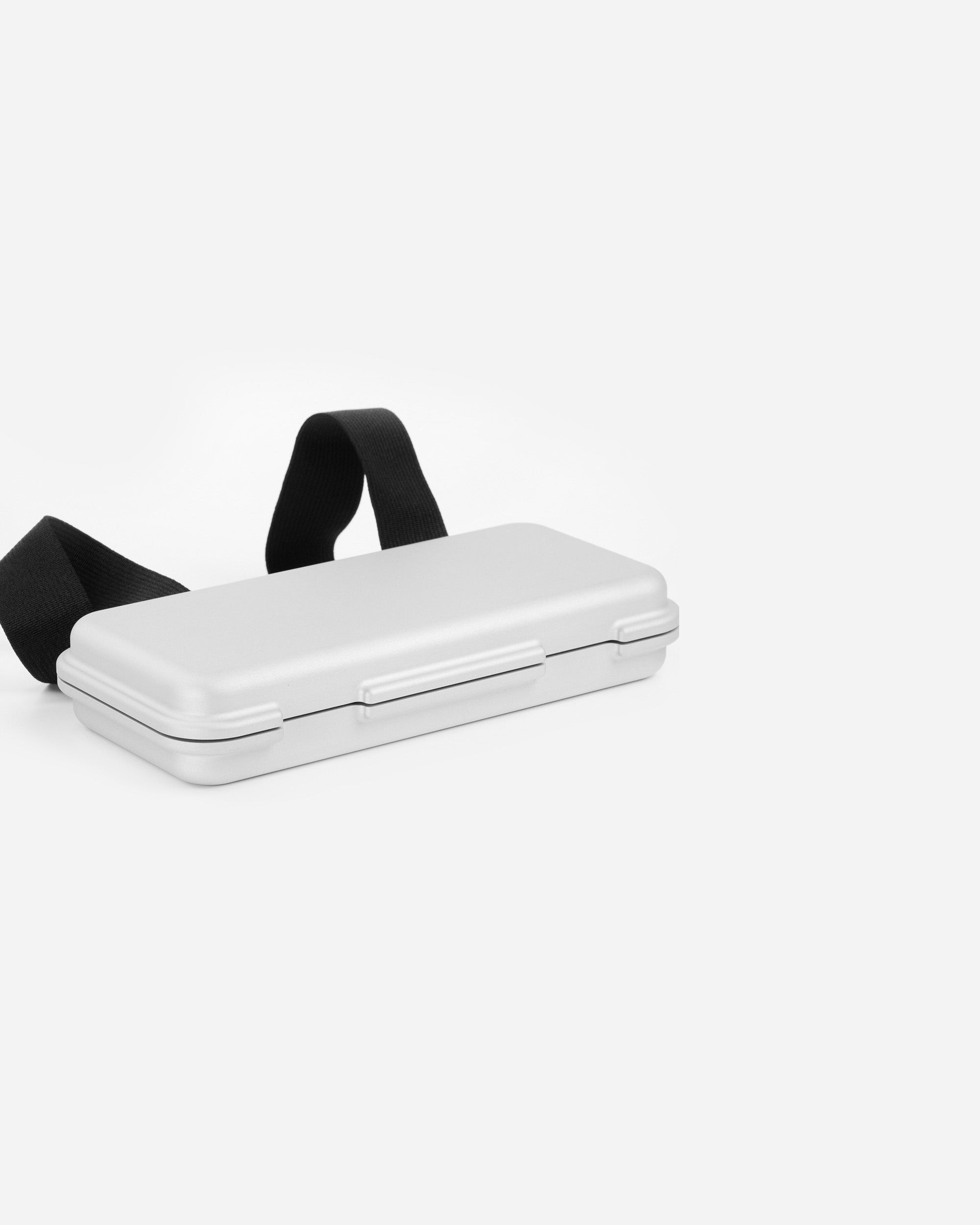 THE EYEWEAR CASE